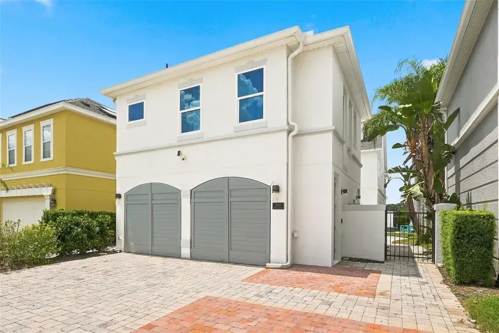Rear Entry With garage Apartment Corolla Ct