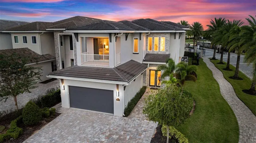 Situated in the Bear’s Den community at Reunion Resort, this fully furnished Montecito floor plan, built in 2020, offers 4,485 square feet of living space with five bedrooms, five full bathrooms, and one half bath.