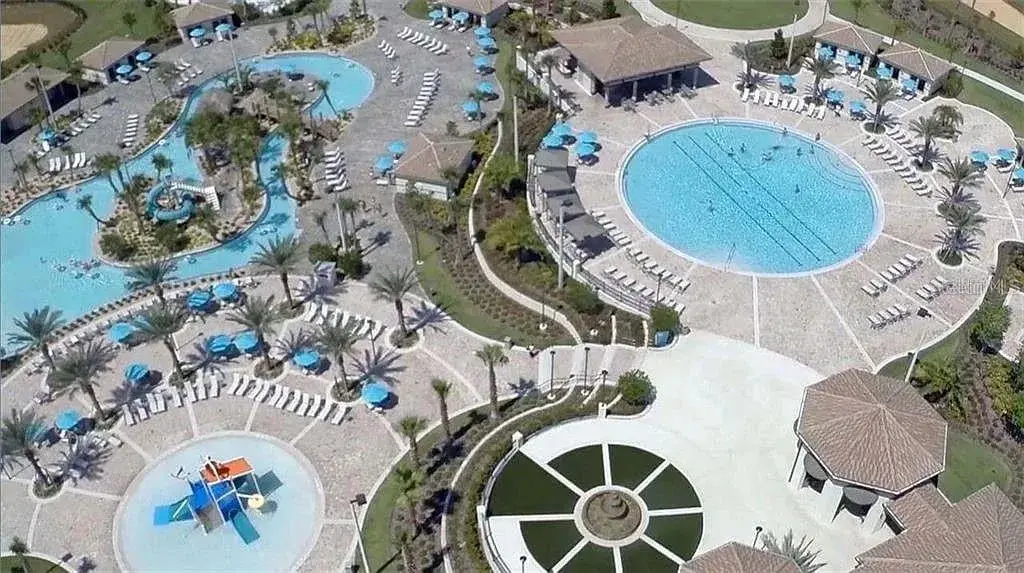 Property for sale at 811 OCEAN COURSE AVENUE UNIT 811, DAVENPORT, FL, 33896