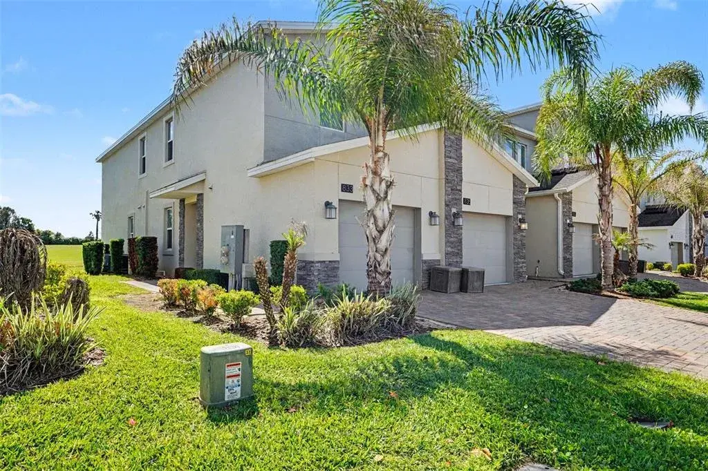 Property for sale at 833 OCEAN COURSE AVENUE UNIT 401, DAVENPORT, FL, 33896