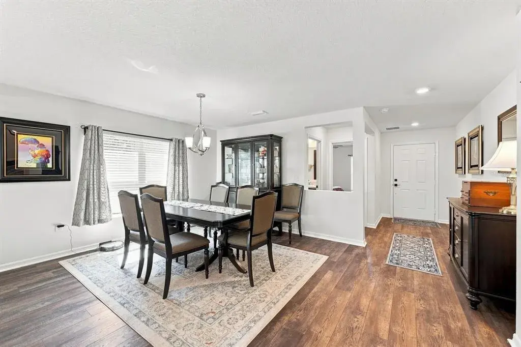 Foyer/Dining