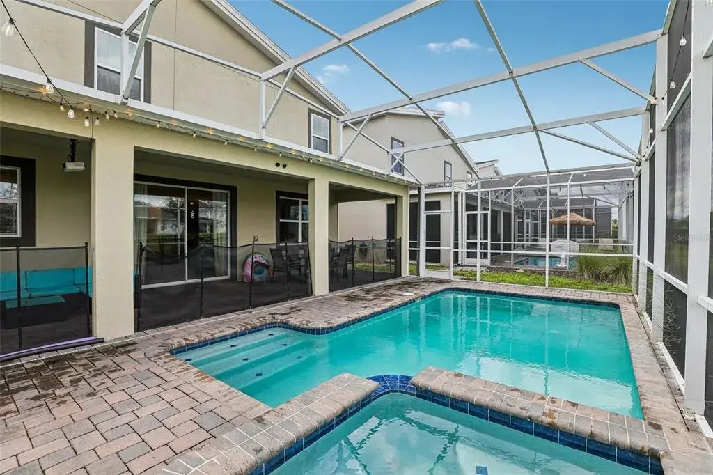 Private Pool & Jacuzzi