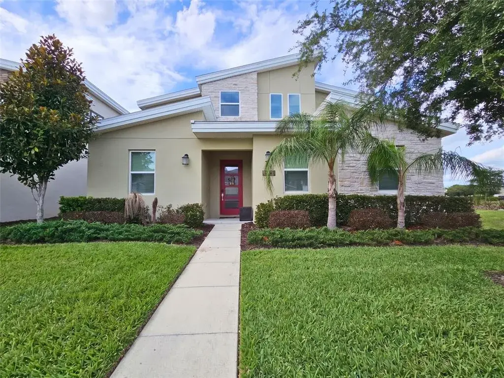Beautiful turnkey 8 bedroom STR