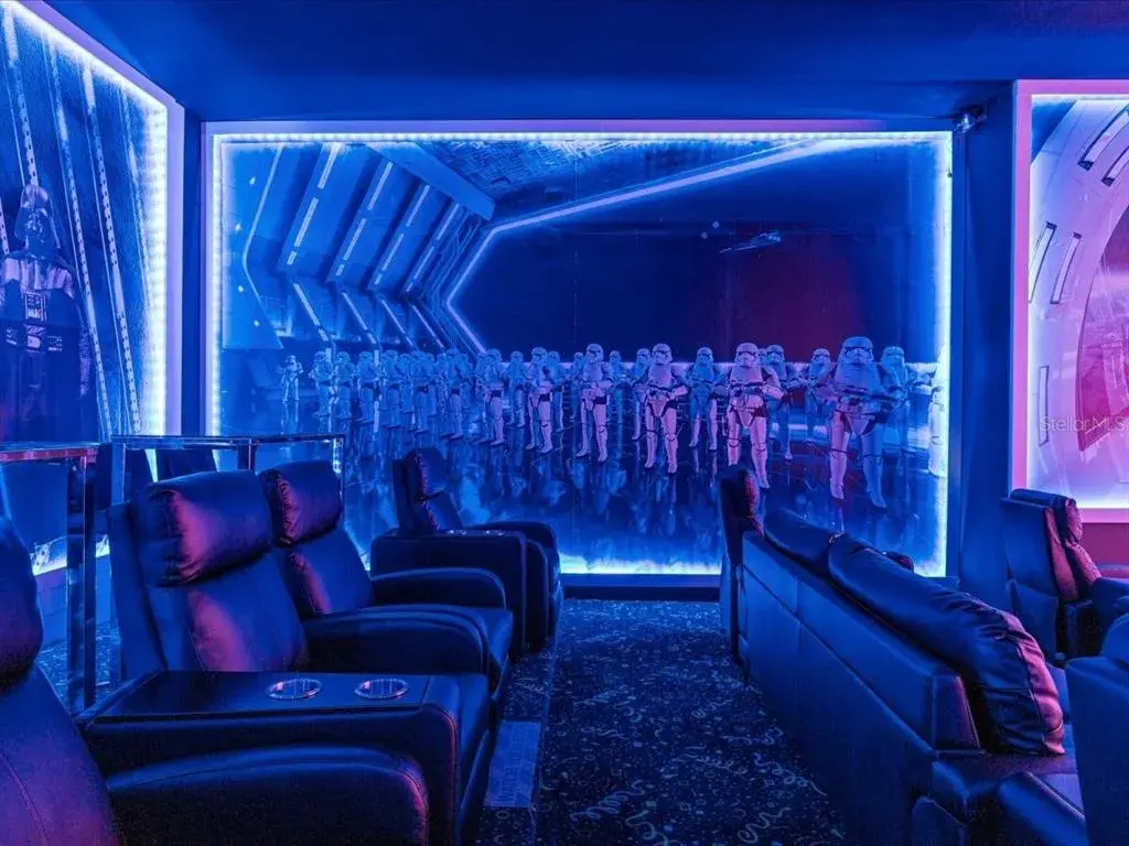 Garage - XL Movie Theater