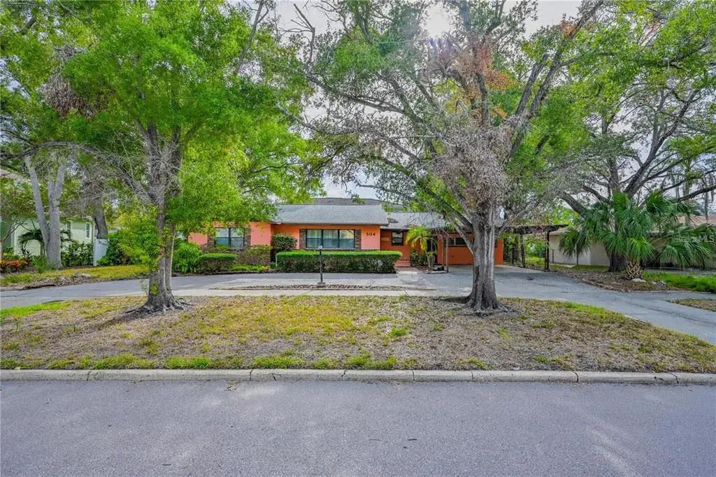 Property for sale at 504 W DAVIS BOULEVARD, TAMPA, FL, 33606