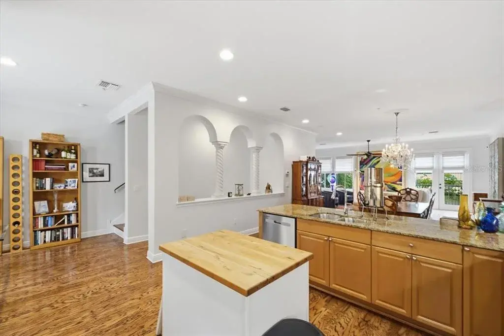 Property for sale at 114 E DAVIS BOULEVARD UNIT 8, TAMPA, FL, 33606