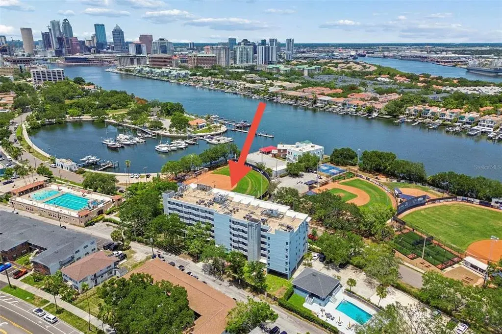 Property for sale at 160 COLUMBIA DRIVE UNIT 206, TAMPA, FL, 33606