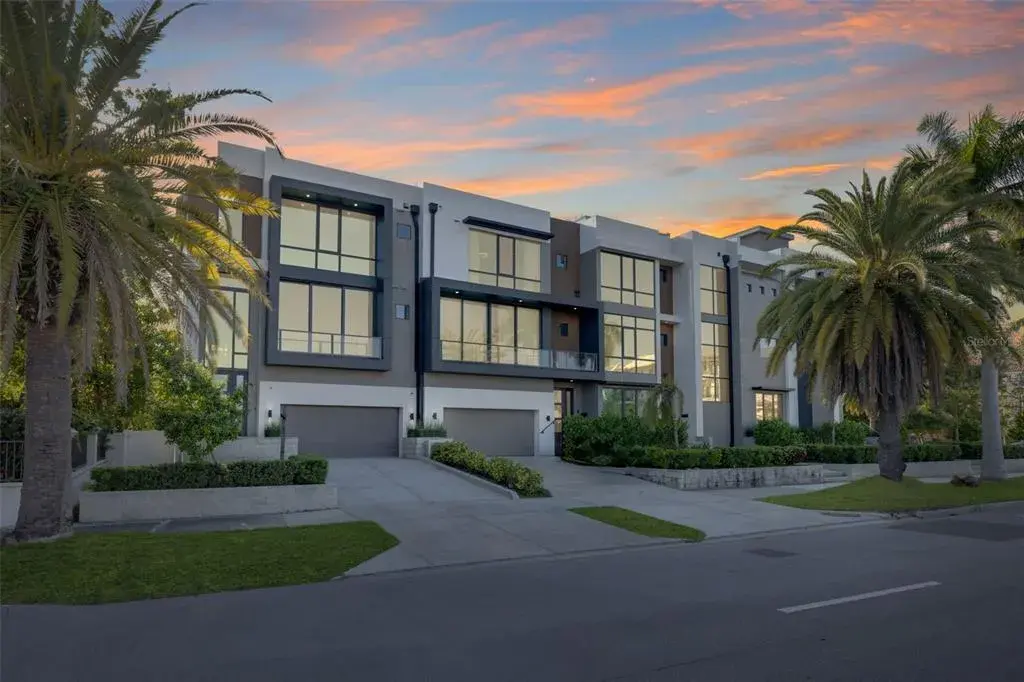 Property for sale at 98 W DAVIS BOULEVARD, TAMPA, FL, 33606