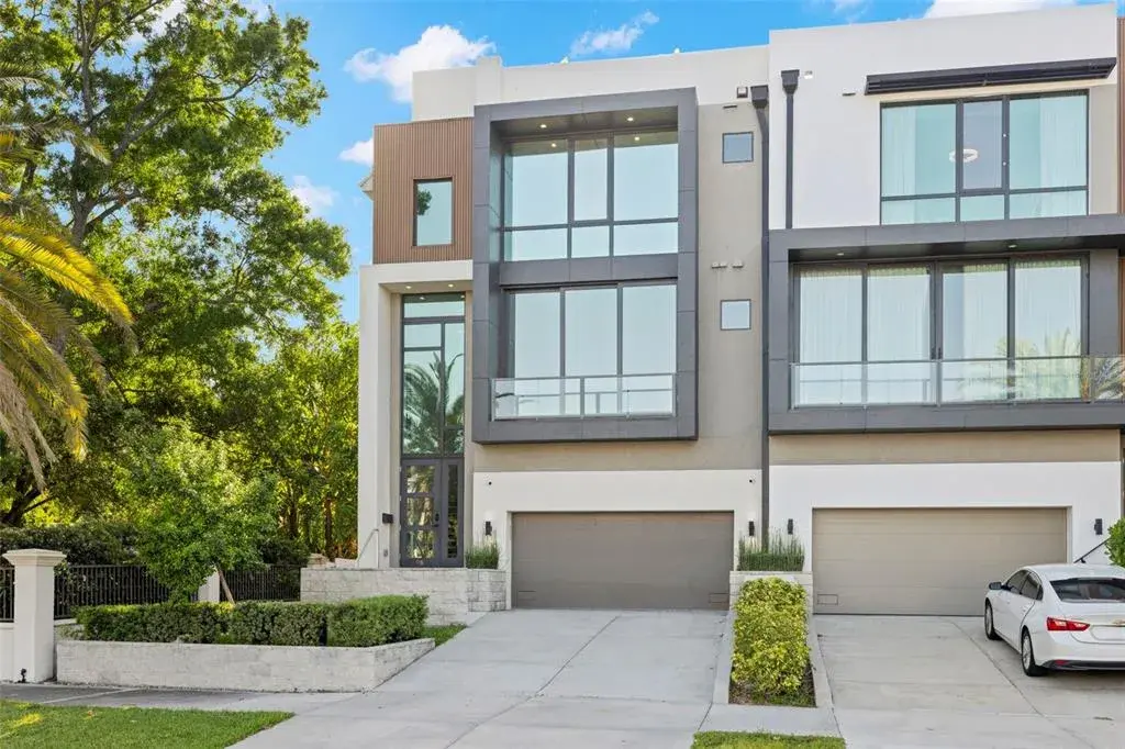 Property for sale at 98 W DAVIS BOULEVARD, TAMPA, FL, 33606