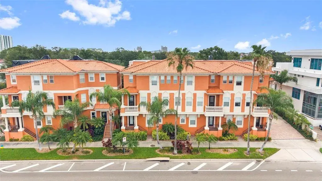 Property for sale at 905 VILLA VENICIA WAY, TAMPA, FL, 33606