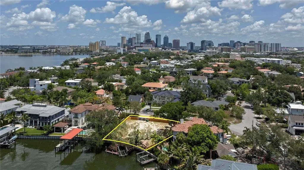 Property for sale at 86 BAHAMA CIRCLE, TAMPA, FL, 33606