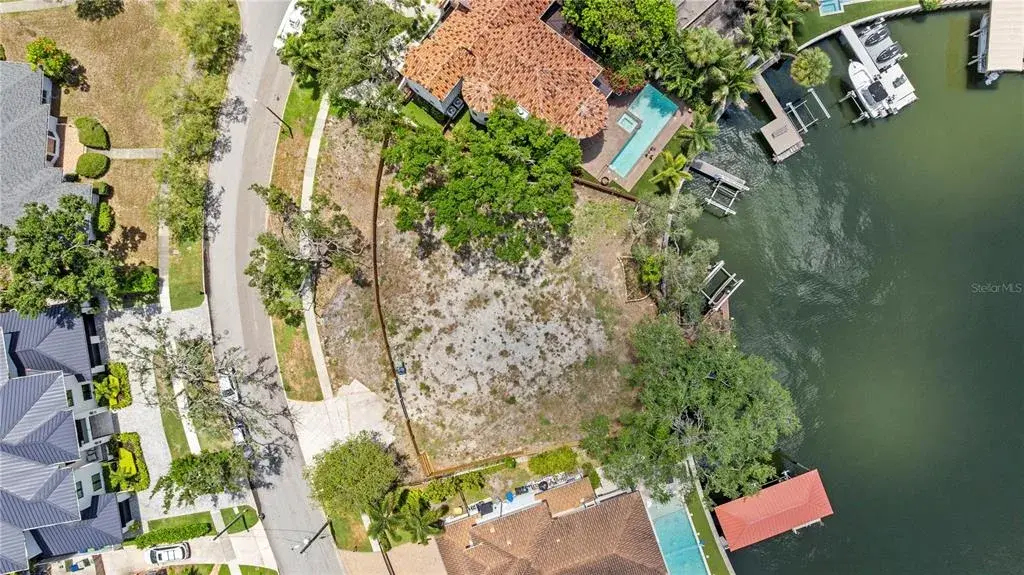 Property for sale at 86 BAHAMA CIRCLE, TAMPA, FL, 33606