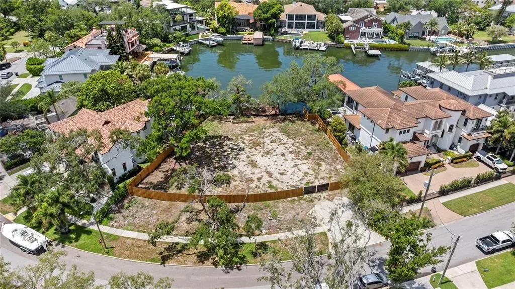 Property for sale at 86 BAHAMA CIRCLE, TAMPA, FL, 33606