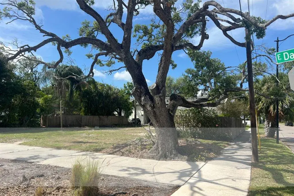 Property for sale at 404 E DAVIS BOULEVARD, TAMPA, FL, 33606