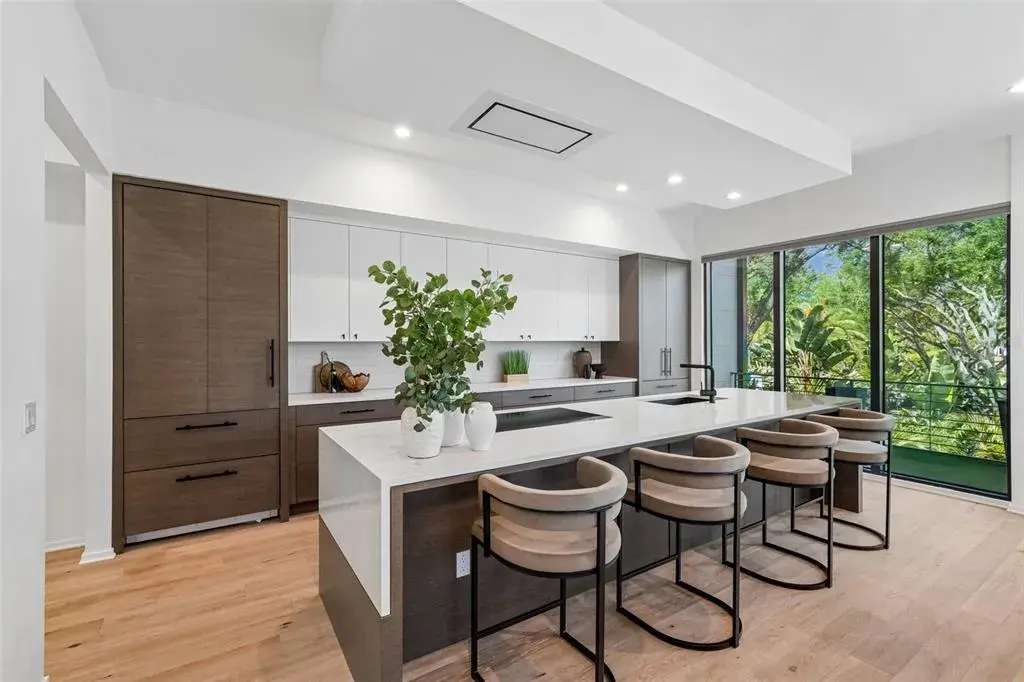 Property for sale at 94 W DAVIS BLVD., TAMPA, FL, 33606