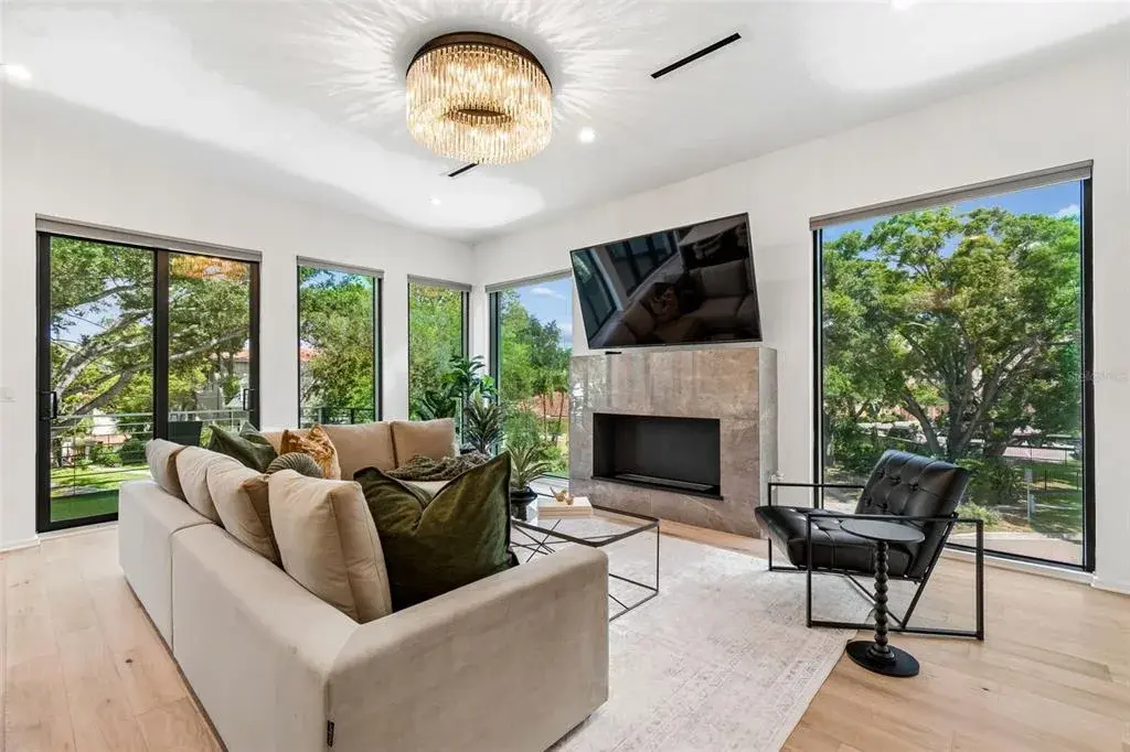 Property for sale at 94 W DAVIS BLVD., TAMPA, FL, 33606