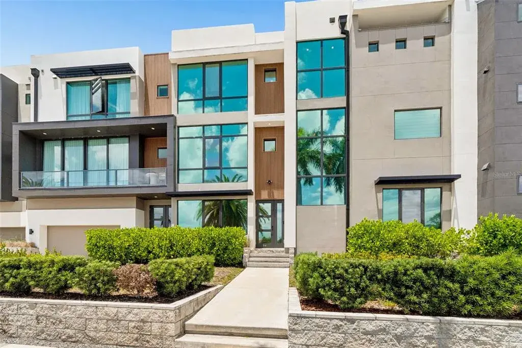 Property for sale at 94 W DAVIS BLVD., TAMPA, FL, 33606