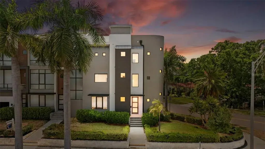 Property for sale at 92 W DAVIS BOULEVARD, TAMPA, FL, 33606