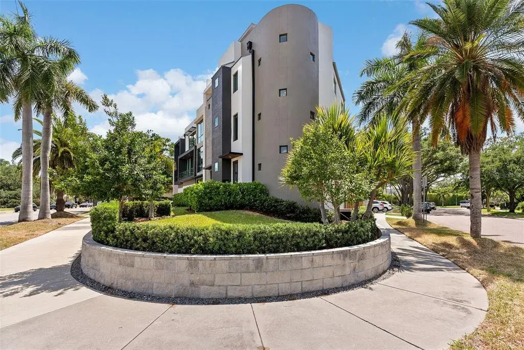 Property for sale at 92 W DAVIS BOULEVARD, TAMPA, FL, 33606