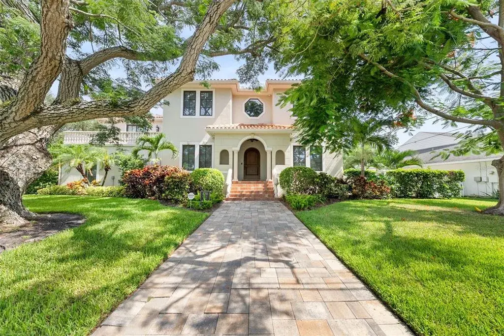 420 Riviera Drive, Tampa, FL, 33606