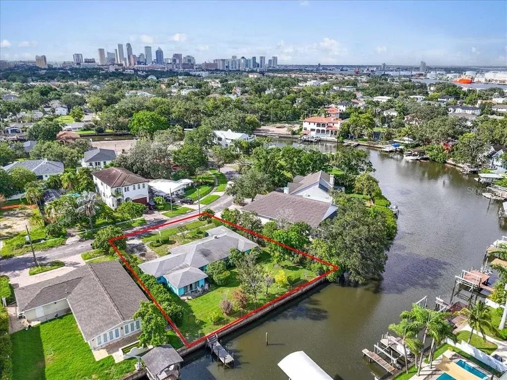545 Suwanee Circle, Tampa, FL, 33606
