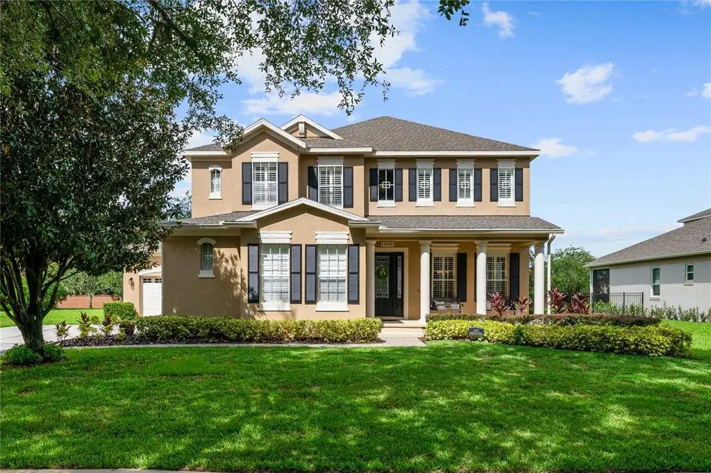 Outstanding curb appeal in the Village of Camden - Keene's Pointe!