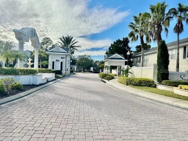 Property for sale at 330 SOUTHERN PECAN CIRCLE UNIT 208, WINTER GARDEN, FL, 34787