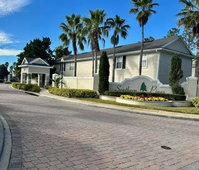 Property for sale at 330 SOUTHERN PECAN CIRCLE UNIT 208, WINTER GARDEN, FL, 34787