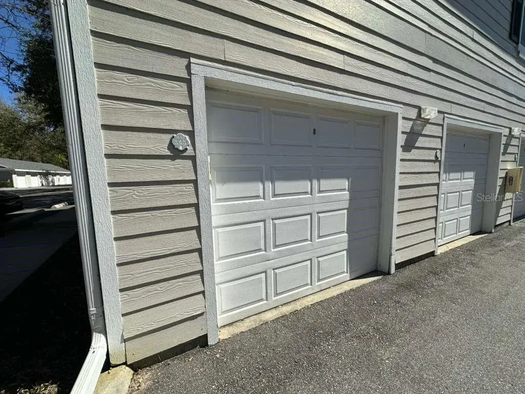 1-car garage