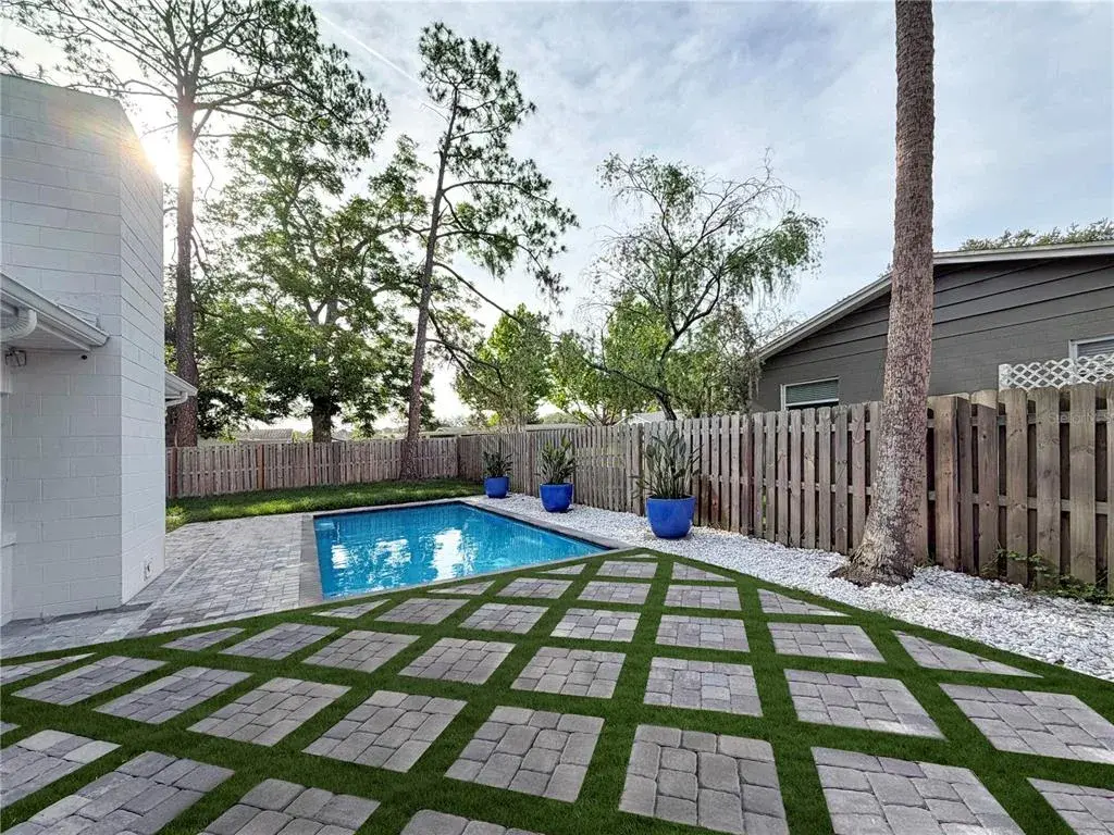 Property for sale at 20 E DIVISION STREET, WINTER GARDEN, FL, 34787