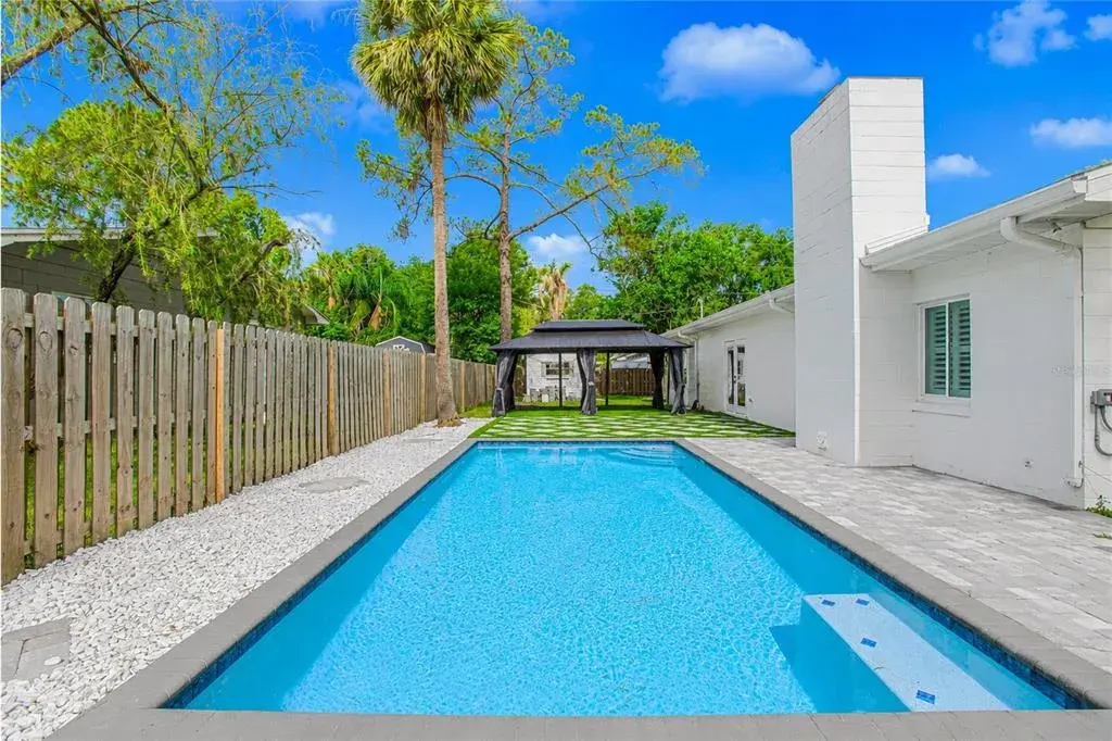 Property for sale at 20 E DIVISION STREET, WINTER GARDEN, FL, 34787