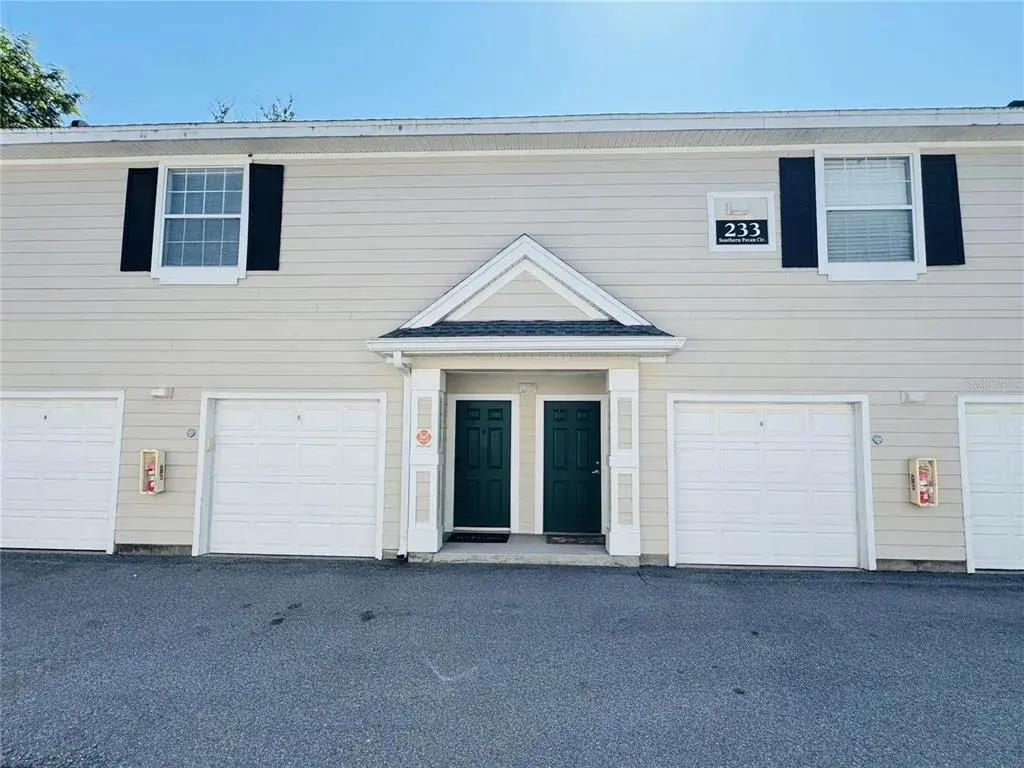 Property for sale at 233 SOUTHERN PECAN CIRCLE UNIT 101, WINTER GARDEN, FL, 34787