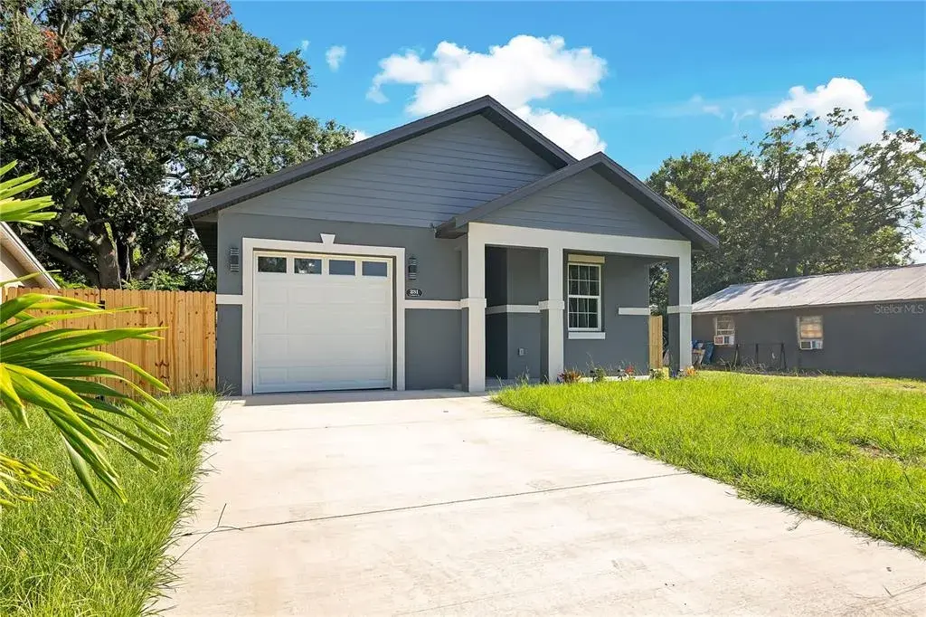 Property for sale at 231 E LAFAYETTE STREET, WINTER GARDEN, FL, 34787