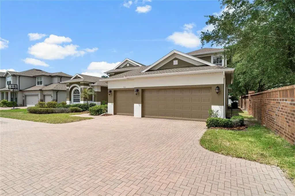 Property for sale at 925 BAINBRIDGE LOOP, WINTER GARDEN, FL, 34787