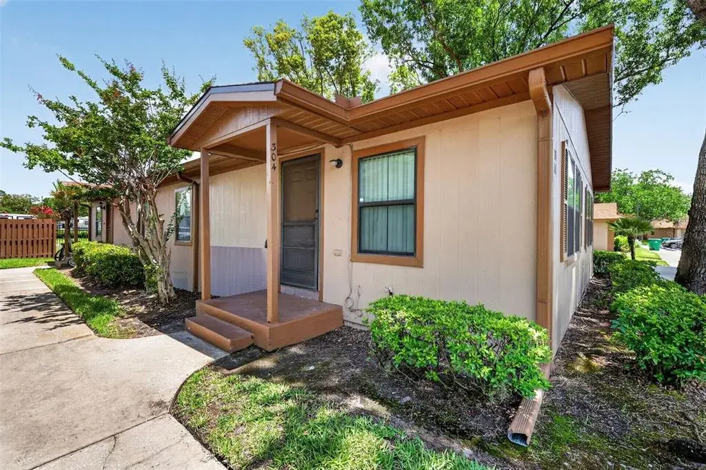 Property for sale at 304 ERON WAY UNIT 2, WINTER GARDEN, FL, 34787