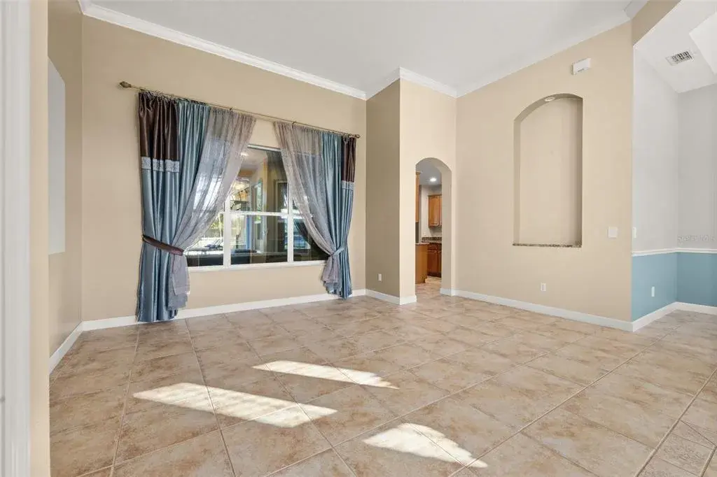 Flex room/formal living room