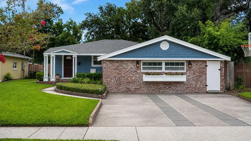 Beautiful 3Br, 2Ba Pool Home
