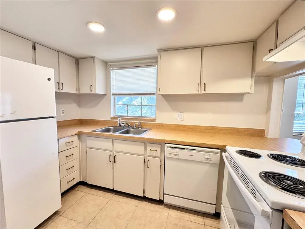 Property for sale at 1000 S SEMORAN BOULEVARD UNIT 305, WINTER PARK, FL, 32792