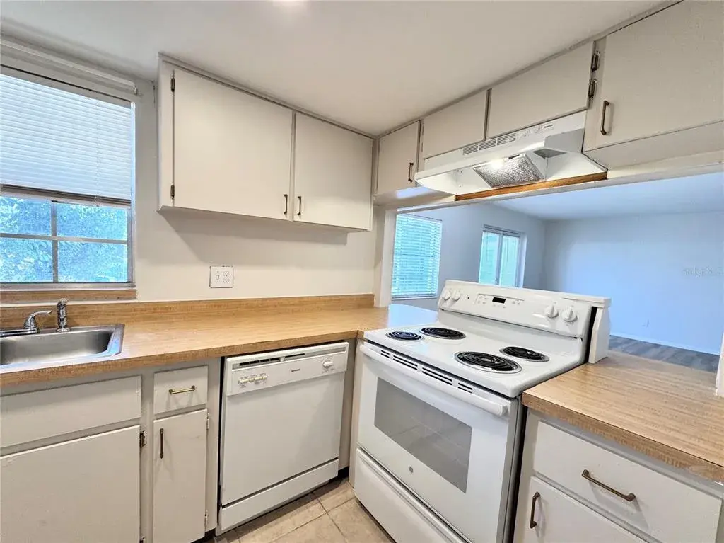 Property for sale at 1000 S SEMORAN BOULEVARD UNIT 305, WINTER PARK, FL, 32792