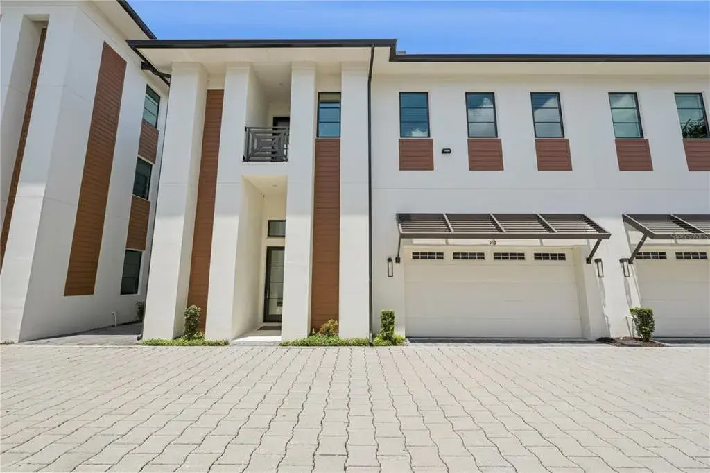 Luxury Winter Park Townhome: 3 Bedrooms/2.5 Baths/In-Unit Elevator and Private Fenced-In Backyard