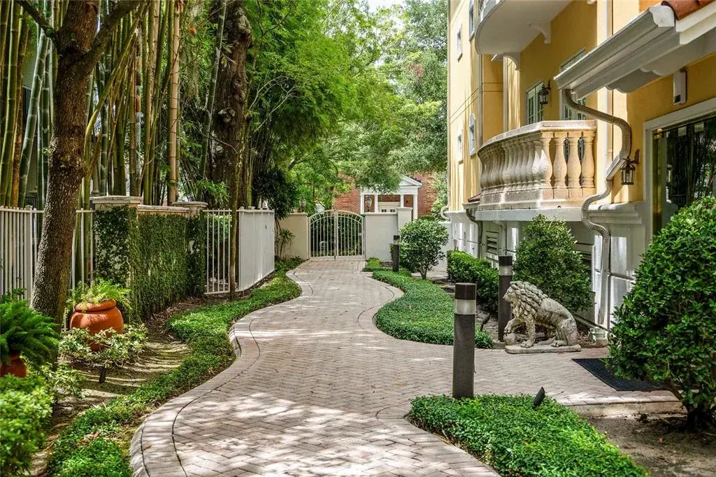 Property for sale at 200 S INTERLACHEN AVENUE UNIT 350, WINTER PARK, FL, 32789