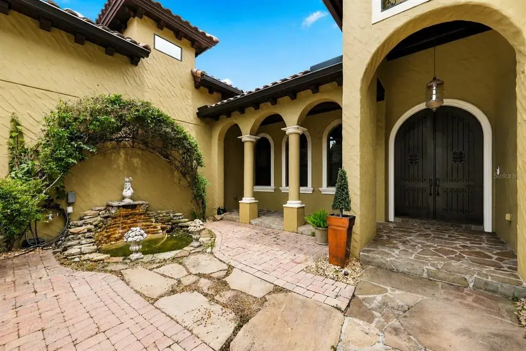 Fountain to front Courtyard