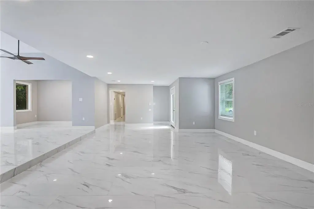 Dining Room/Enterance