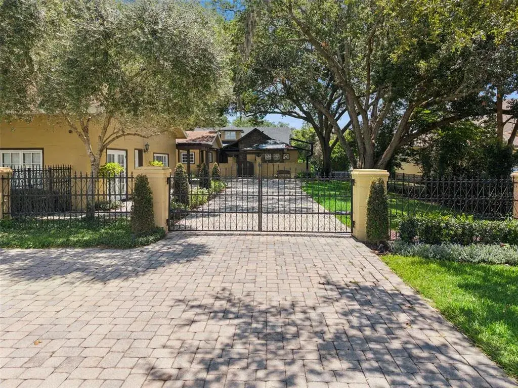 Welcome to your Florida Oasis with Gated Entrance