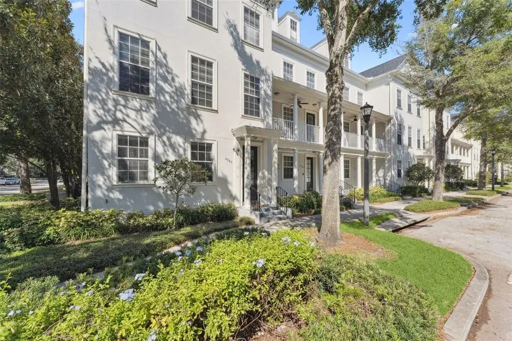 Sought After End Unit Townhouse City Home in Baldwin Park