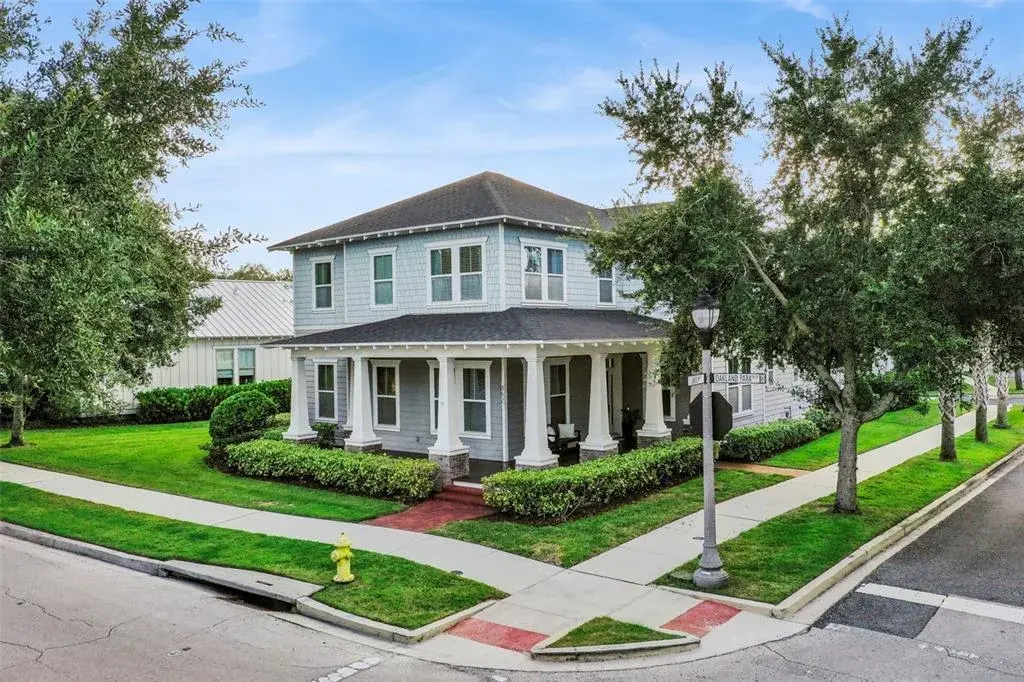Amazing corner lot!