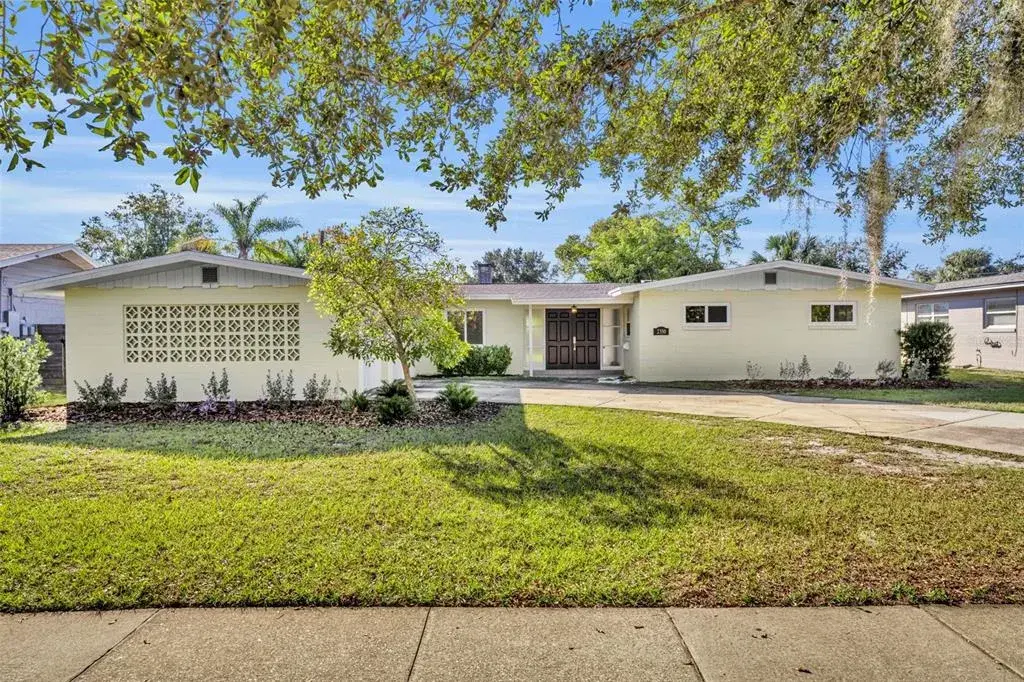 Welcome Home to 2350 Cady Way