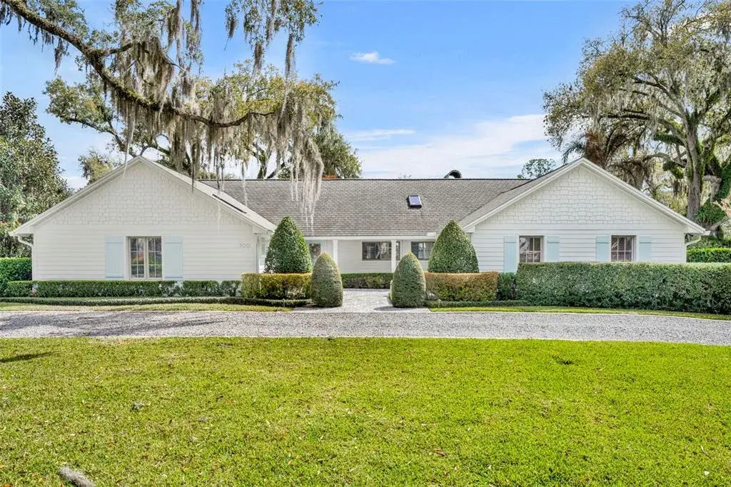 700 Pinetree Road Front Exterior