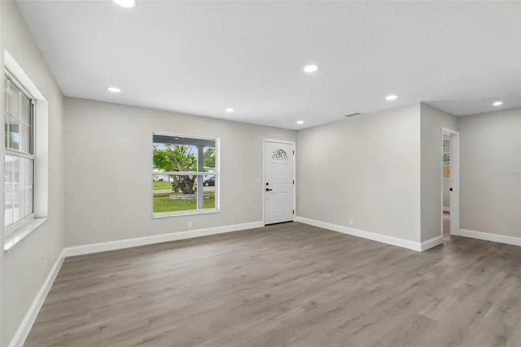 Property for sale at 6532 S WEST SHORE CIRCLE, TAMPA, FL, 33616