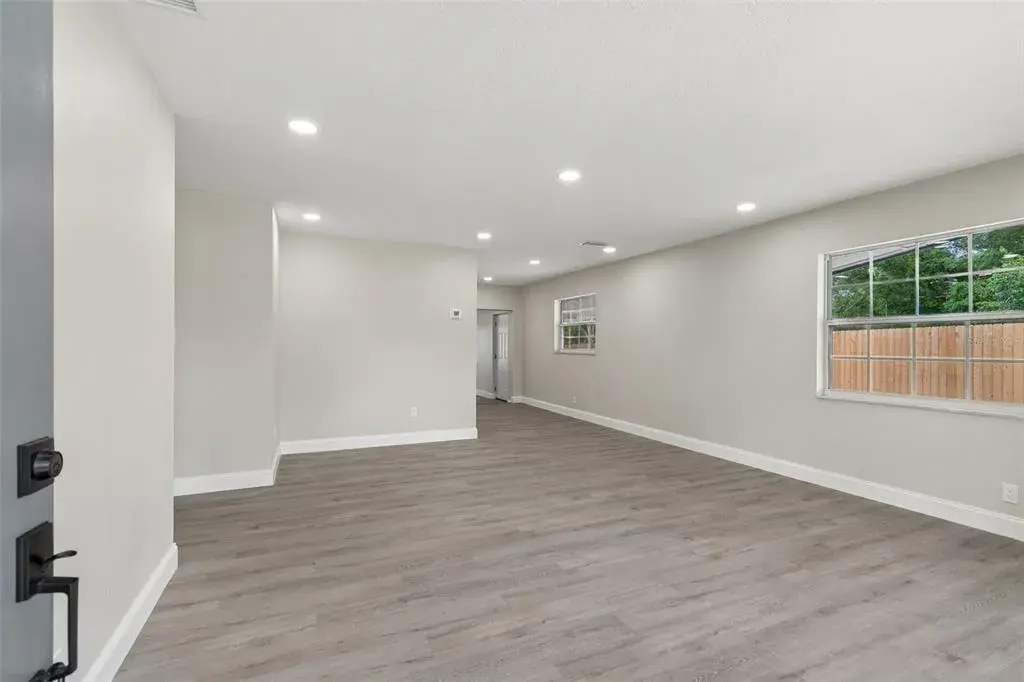 Property for sale at 6532 S WEST SHORE CIRCLE, TAMPA, FL, 33616